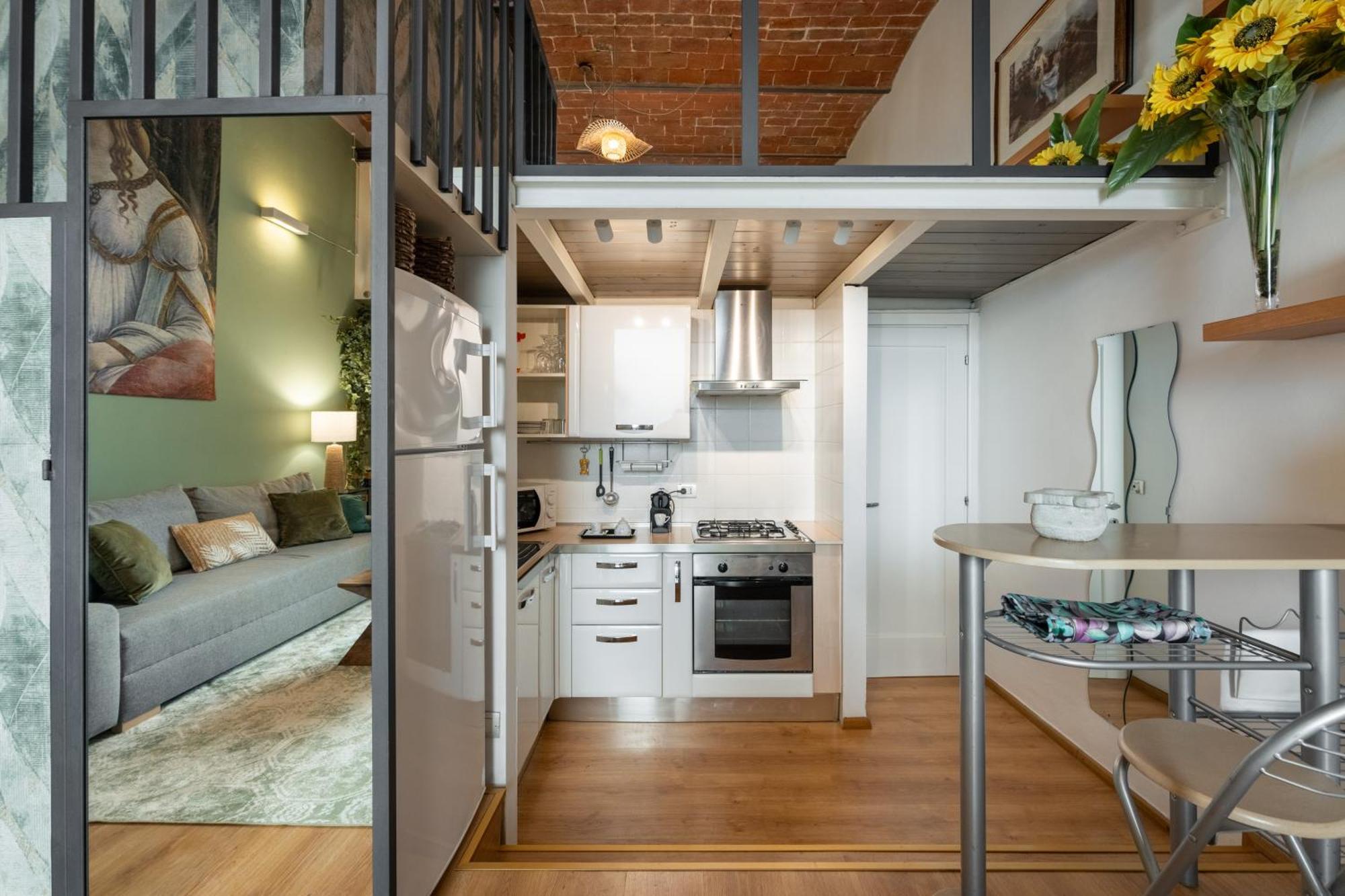 Via Cimabue 8B - Florence Charming Apartments - Metropolitan Loft In Florence - 20 Minute Walk To City Center - Excellent Base For Exploring - Less Than 5 Minute Walk To The Supermarket - Amazing Bakery On The Corner Exteriör bild