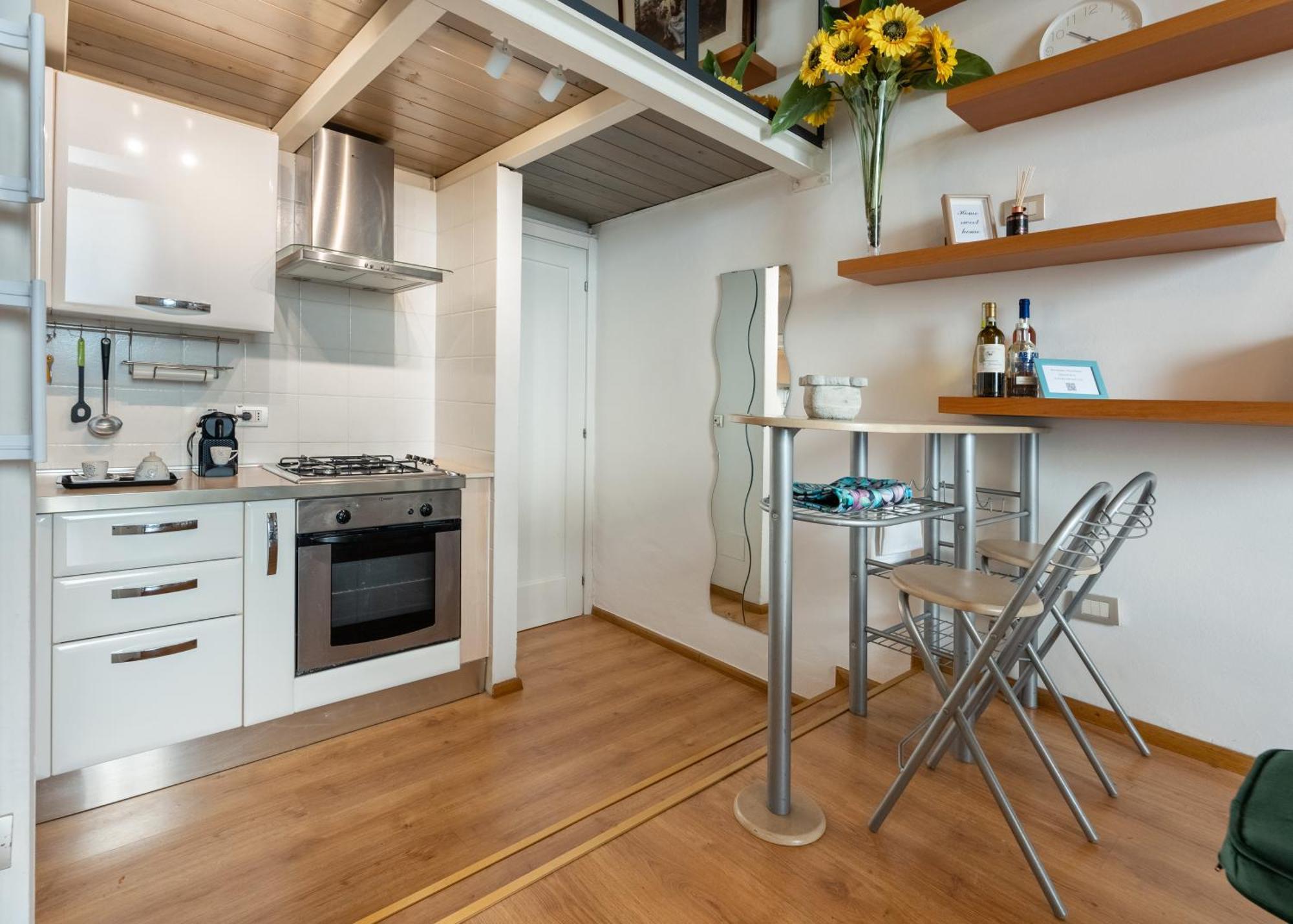 Via Cimabue 8B - Florence Charming Apartments - Metropolitan Loft In Florence - 20 Minute Walk To City Center - Excellent Base For Exploring - Less Than 5 Minute Walk To The Supermarket - Amazing Bakery On The Corner Exteriör bild