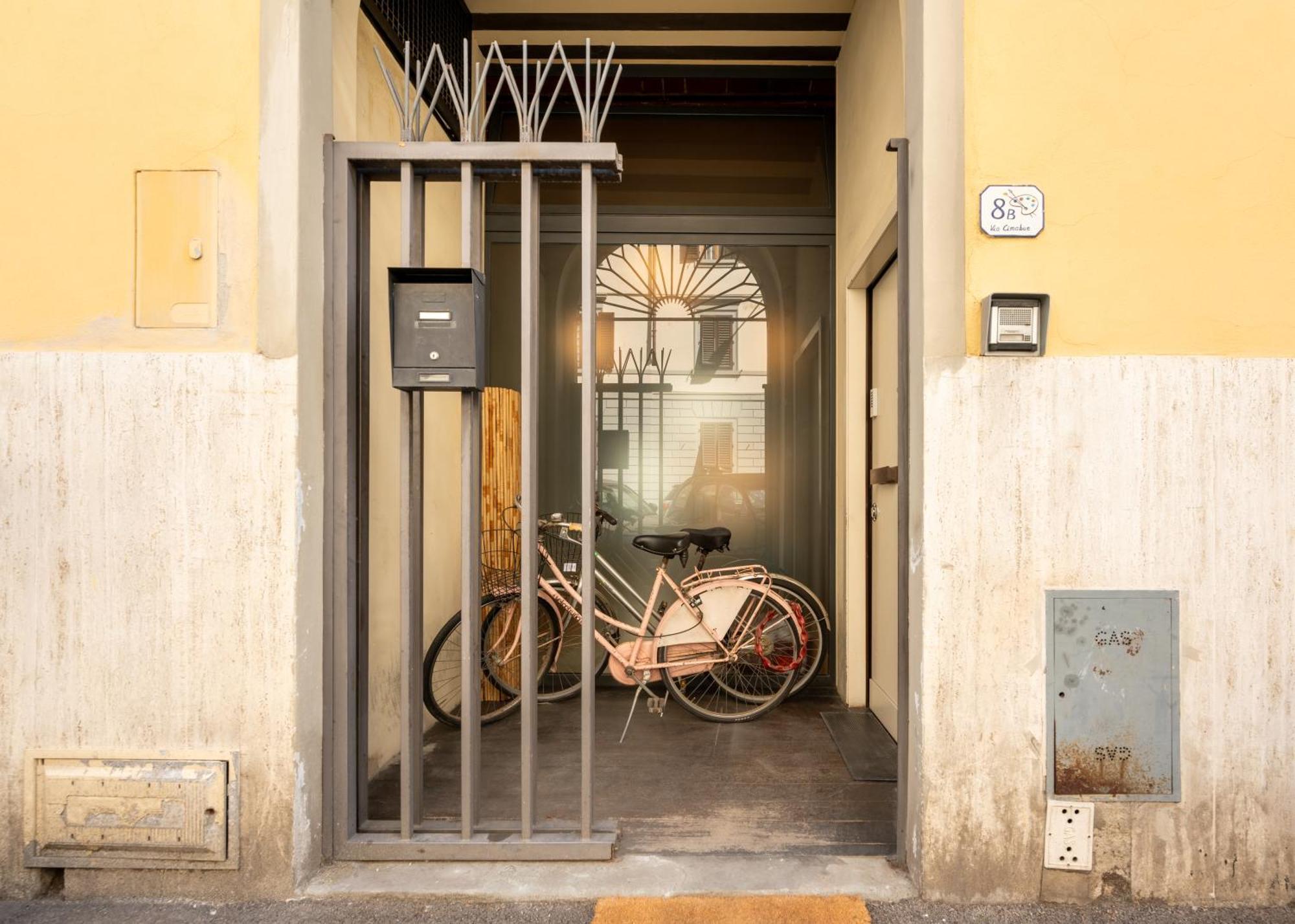 Via Cimabue 8B - Florence Charming Apartments - Metropolitan Loft In Florence - 20 Minute Walk To City Center - Excellent Base For Exploring - Less Than 5 Minute Walk To The Supermarket - Amazing Bakery On The Corner Exteriör bild
